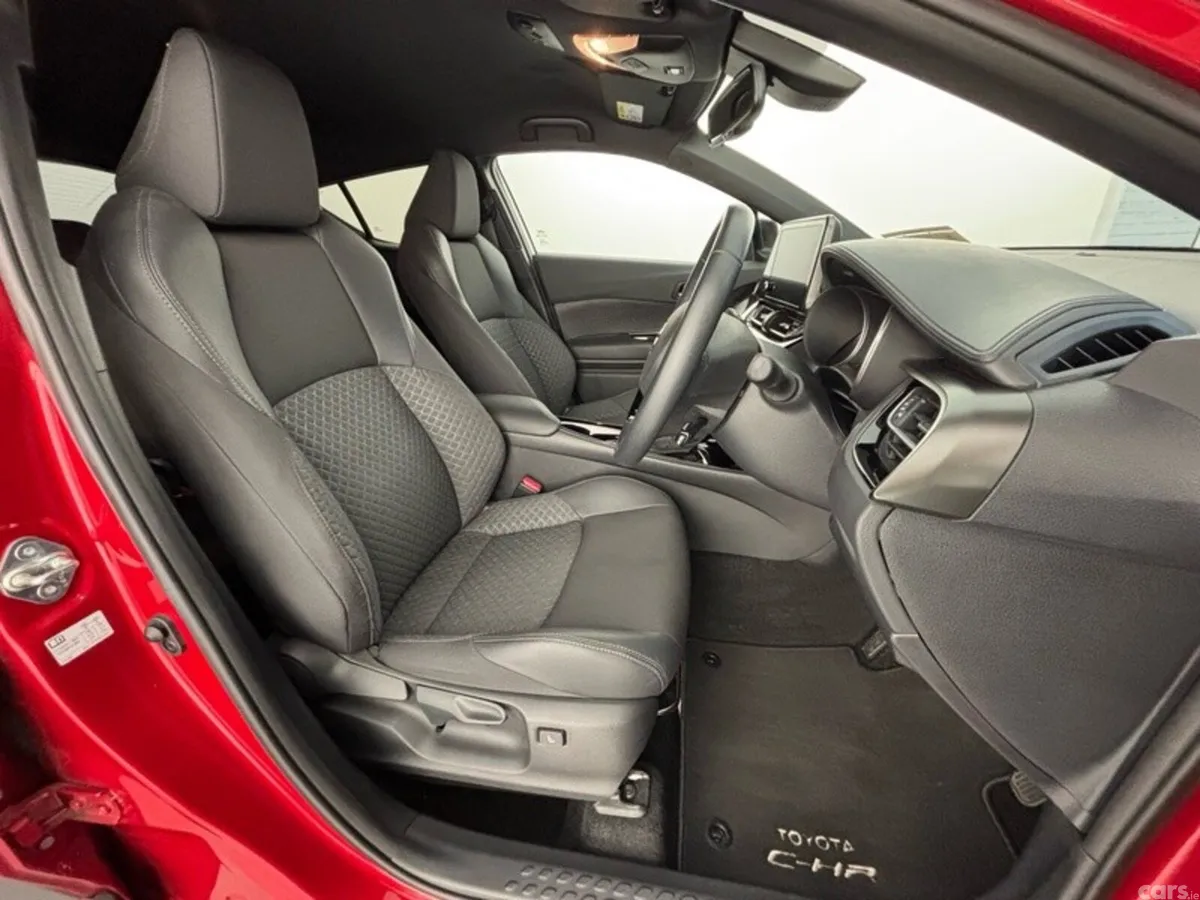 Toyota C-HR SUV, Petrol Hybrid, 2023, Red