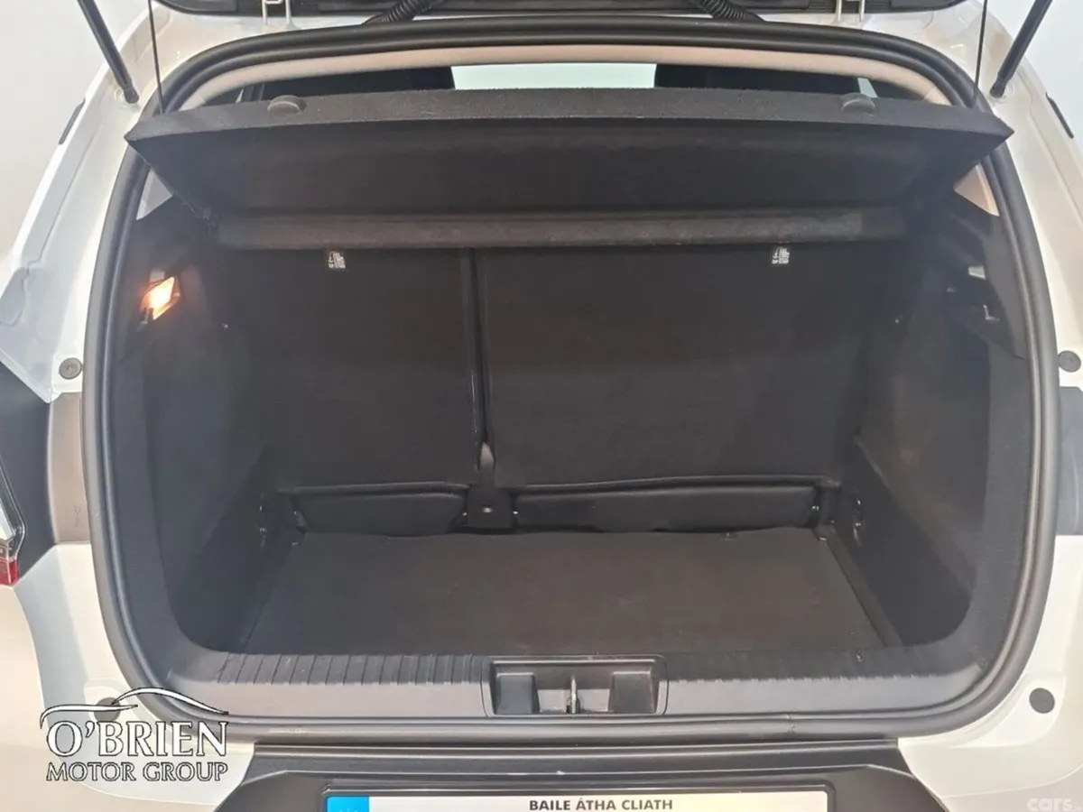 Renault Captur Hatchback, Petrol, 2024, White