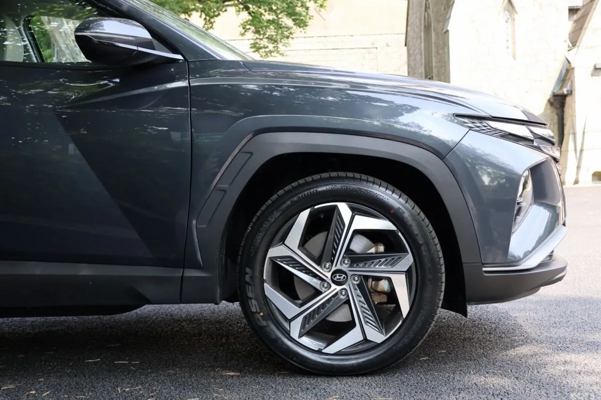 Hyundai Tucson SUV, Petrol Plug-in Hybrid, 2023, Grey