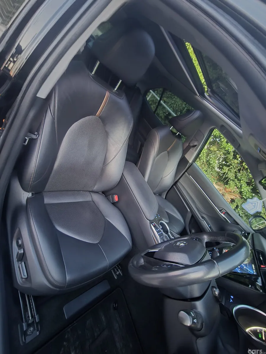 Mitsubishi Outlander SUV, Petrol Plug-in Hybrid, 2016, White