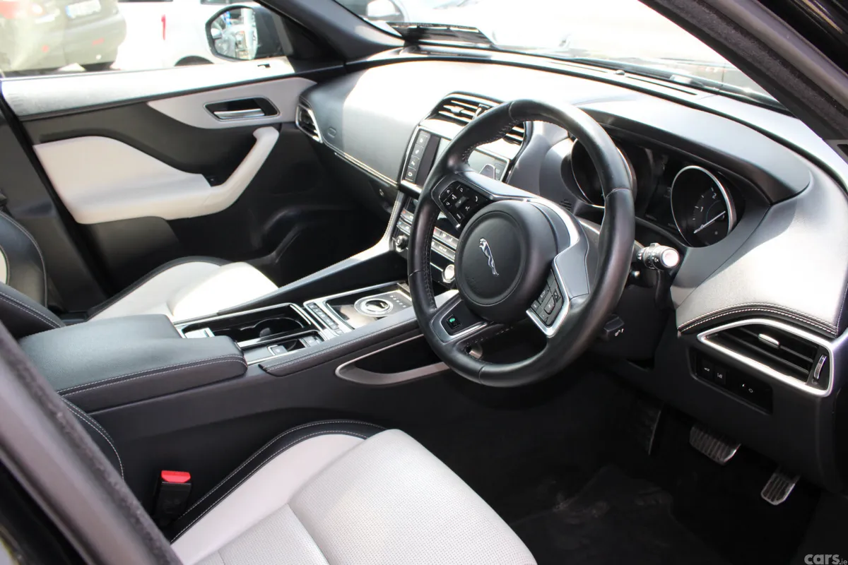 Jaguar F-Pace SUV, Diesel, 2017, Black