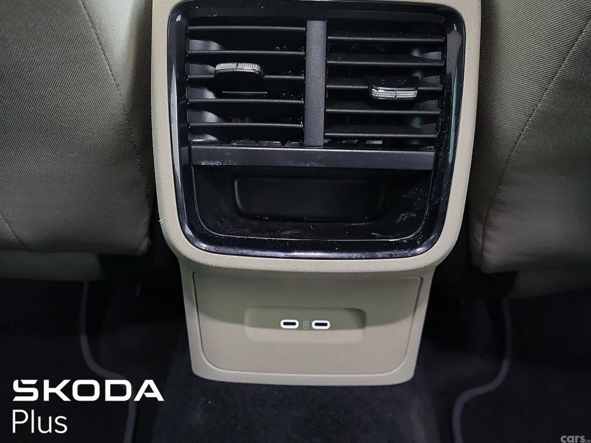 Skoda Octavia Saloon, Petrol, 2023, Blue