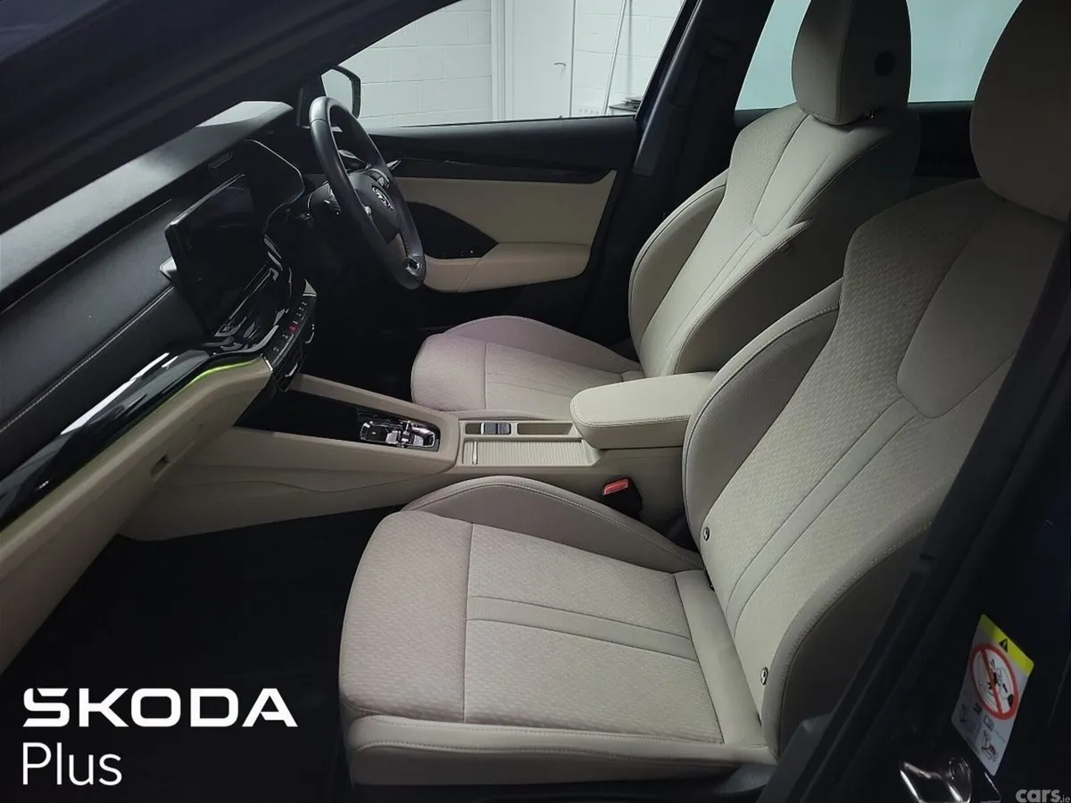 Skoda Octavia Saloon, Petrol, 2023, Blue
