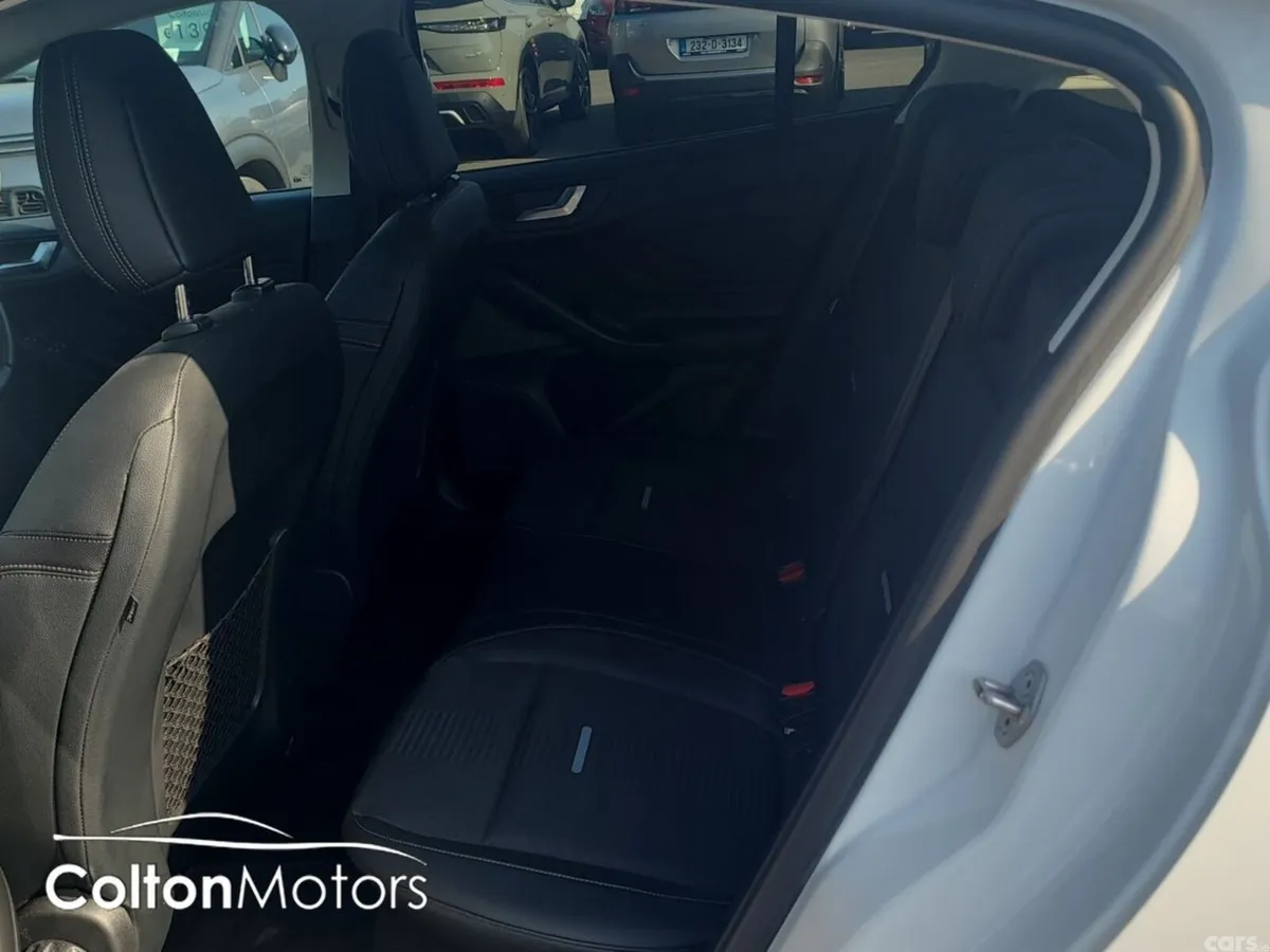 Ford Focus Hatchback, Petrol, 2020, White