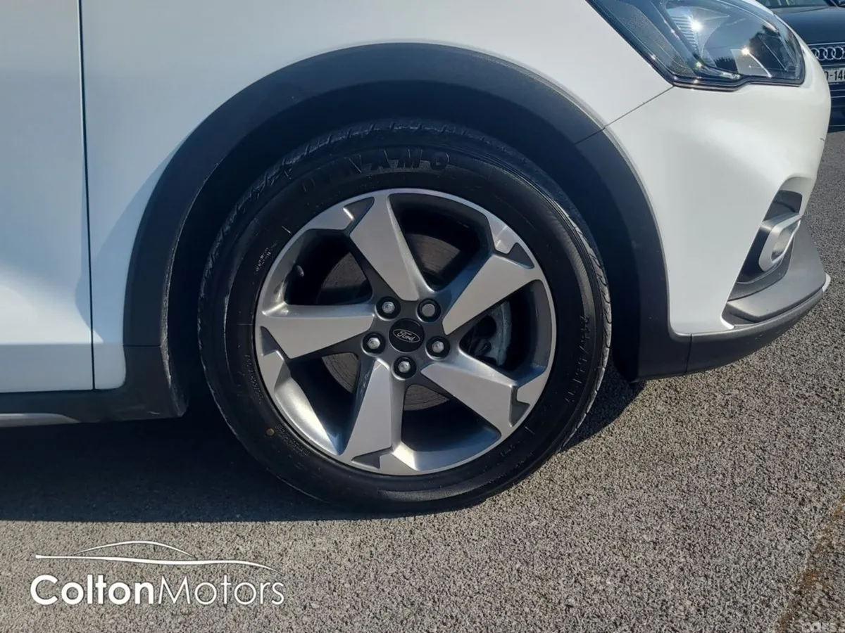 Ford Focus Hatchback, Petrol, 2020, White