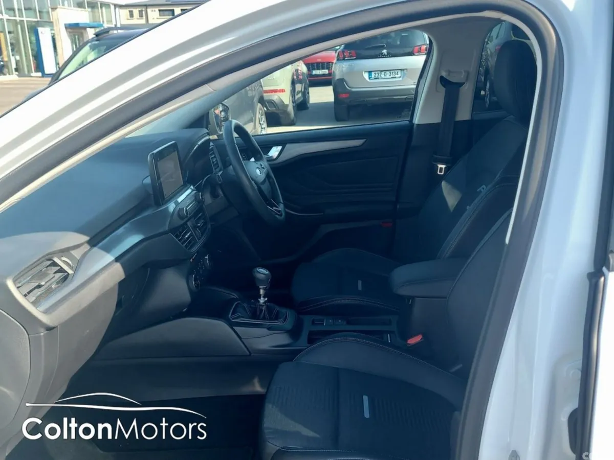 Ford Focus Hatchback, Petrol, 2020, White