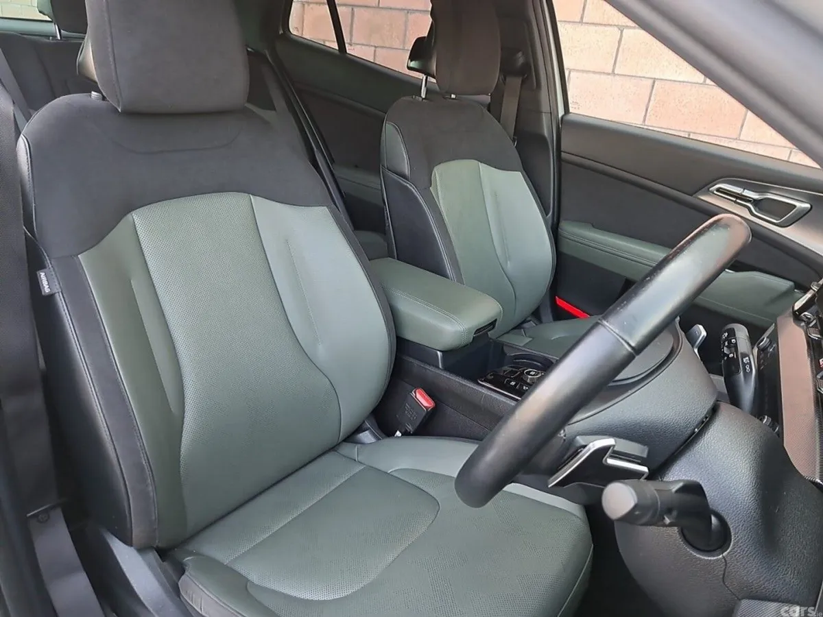 Kia Sportage SUV, Petrol Hybrid, 2024, Grey
