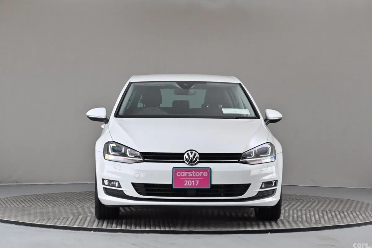 Volkswagen Golf Hatchback, Petrol, 2017, White