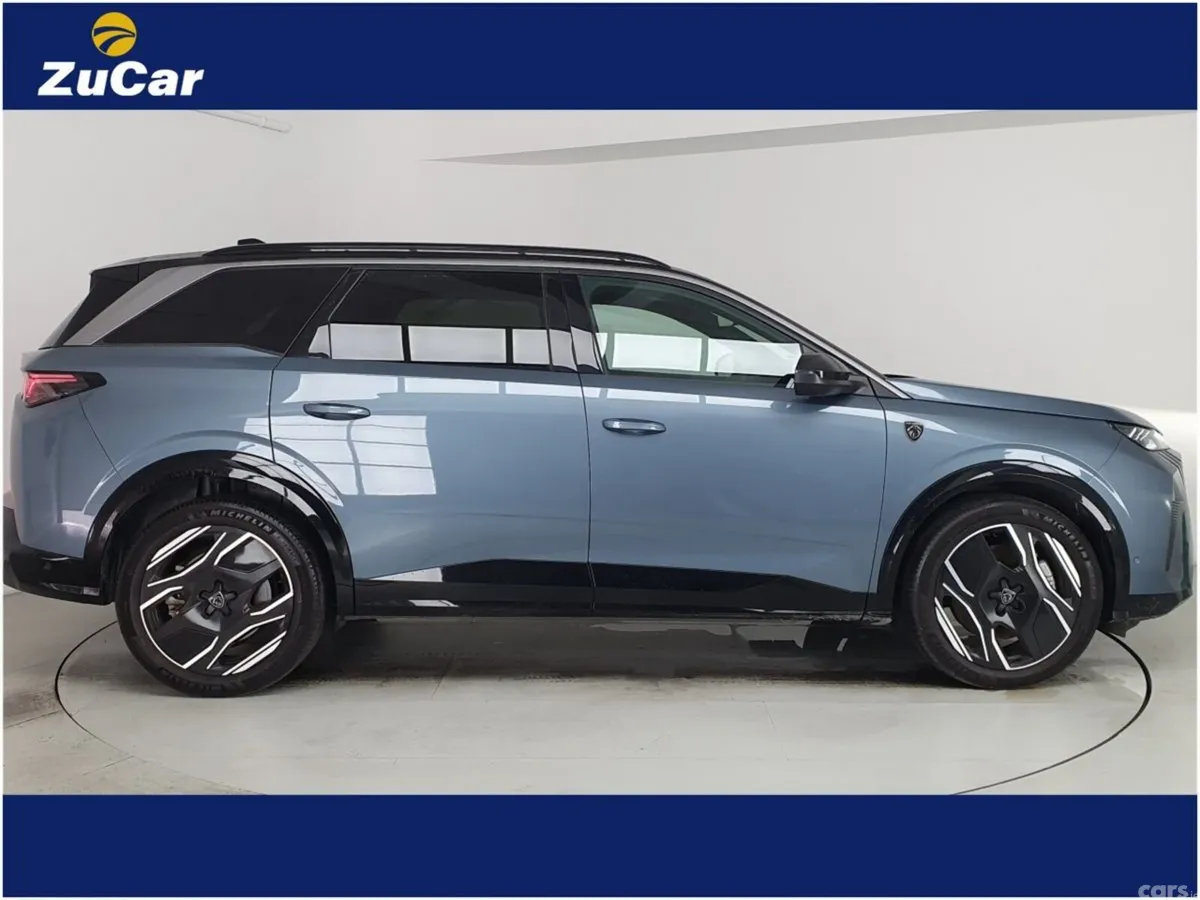 Peugeot 5008 SUV, Electric, 2024, Blue