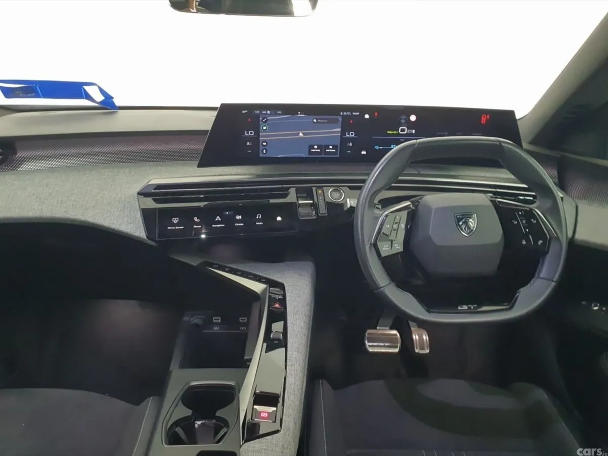 Peugeot 5008 SUV, Electric, 2024, Blue