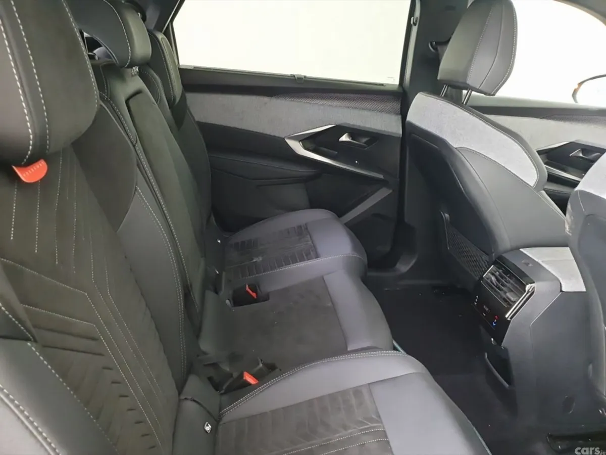 Peugeot 5008 SUV, Electric, 2024, Blue