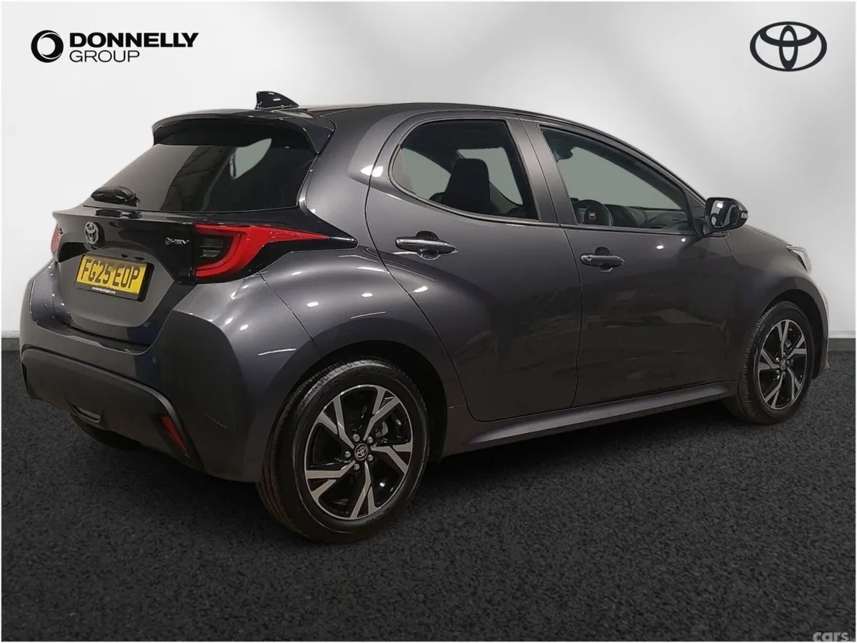 Toyota Yaris Hatchback, Petrol Hybrid, 2025, Grey