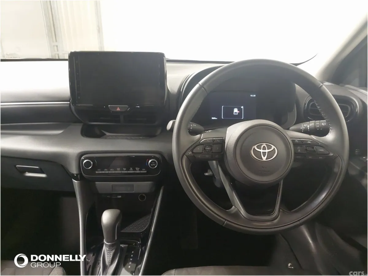Toyota Yaris Hatchback, Petrol Hybrid, 2025, Grey