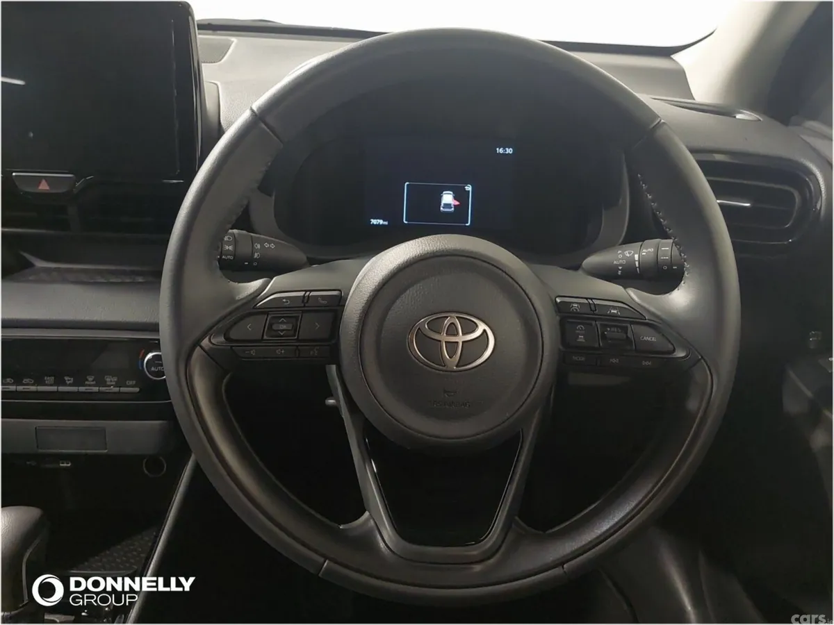 Toyota Yaris Hatchback, Petrol Hybrid, 2025, Grey