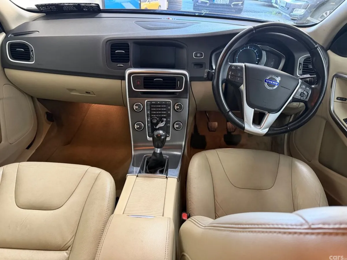 Volvo S60 Saloon, Diesel, 2014, Red