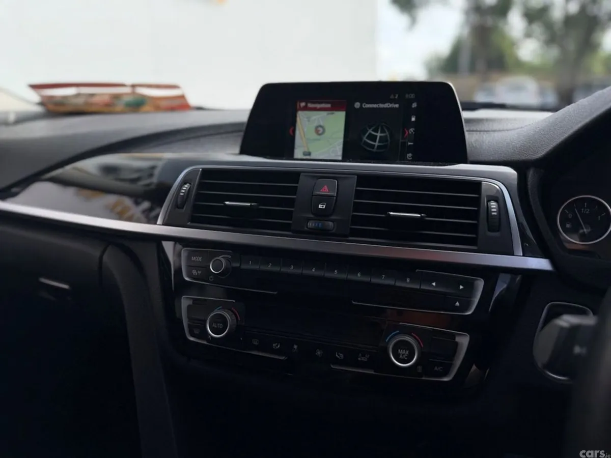 BMW 3-Series Saloon, Petrol Plug-in Hybrid, 2017, Grey