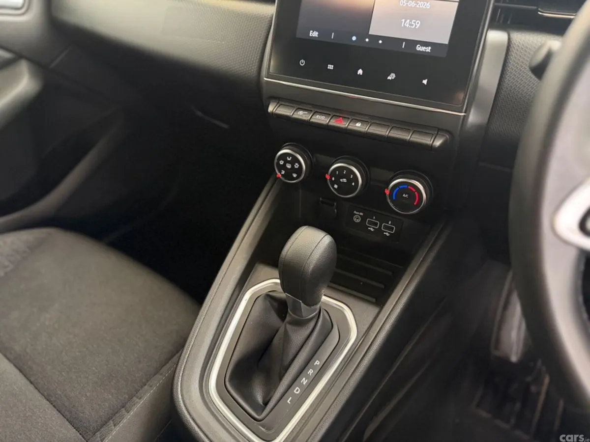 Renault Clio Hatchback, Petrol, 2023, Red