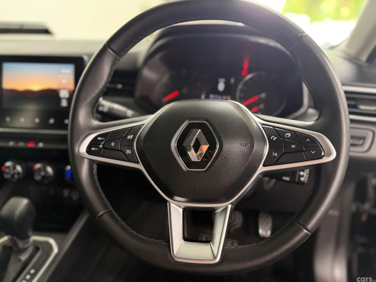 Renault Clio Hatchback, Petrol, 2023, Black