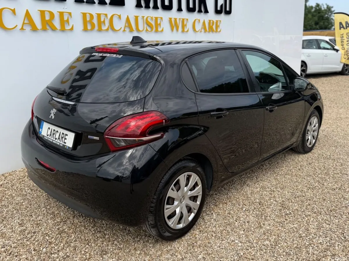 Peugeot 208 Hatchback, Petrol, 2017, Black