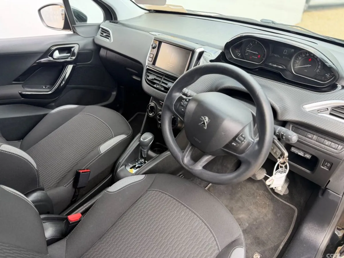 Peugeot 208 Hatchback, Petrol, 2017, Black