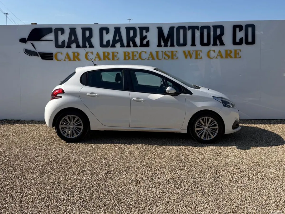 Peugeot 208 Hatchback, Petrol, 2019, White