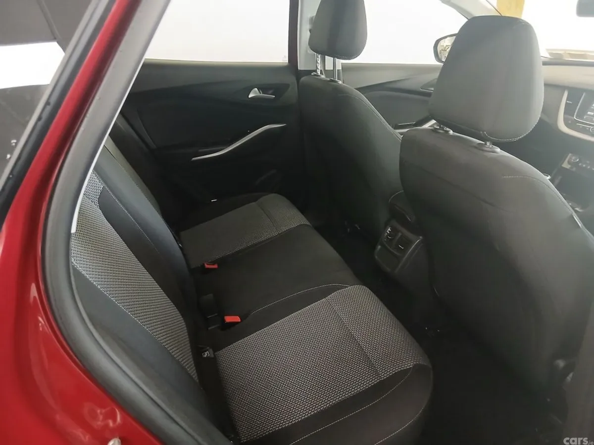 Opel Grandland X MPV, Diesel, 2021, Red