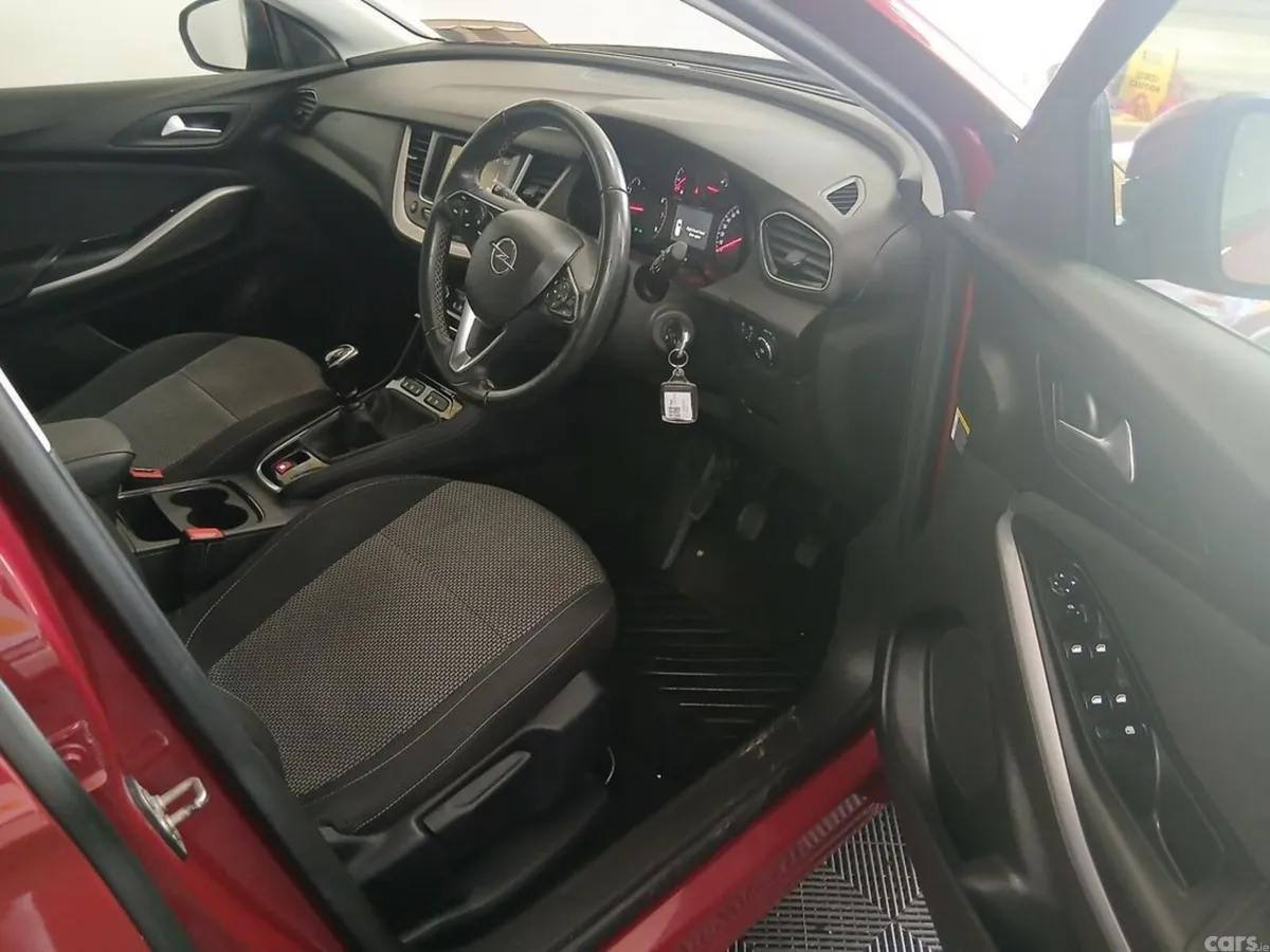 Opel Grandland X MPV, Diesel, 2021, Red