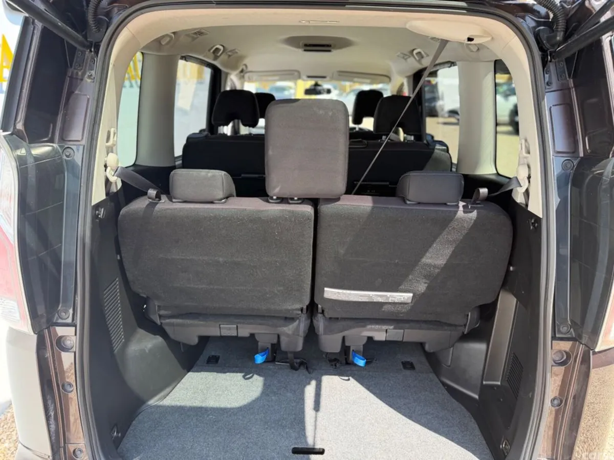 Nissan Serena MPV, Petrol, 2016, Brown