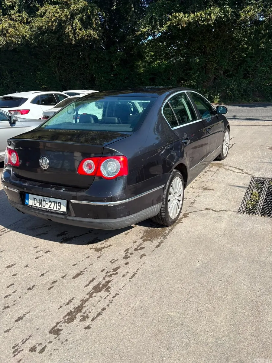 Volkswagen Passat Saloon, Diesel, 2010, Black