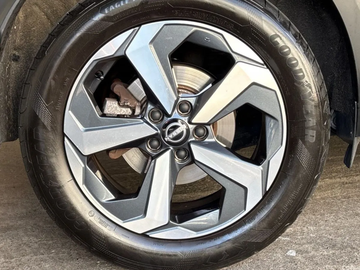 Nissan Qashqai MPV, Petrol Hybrid, 2024, Grey