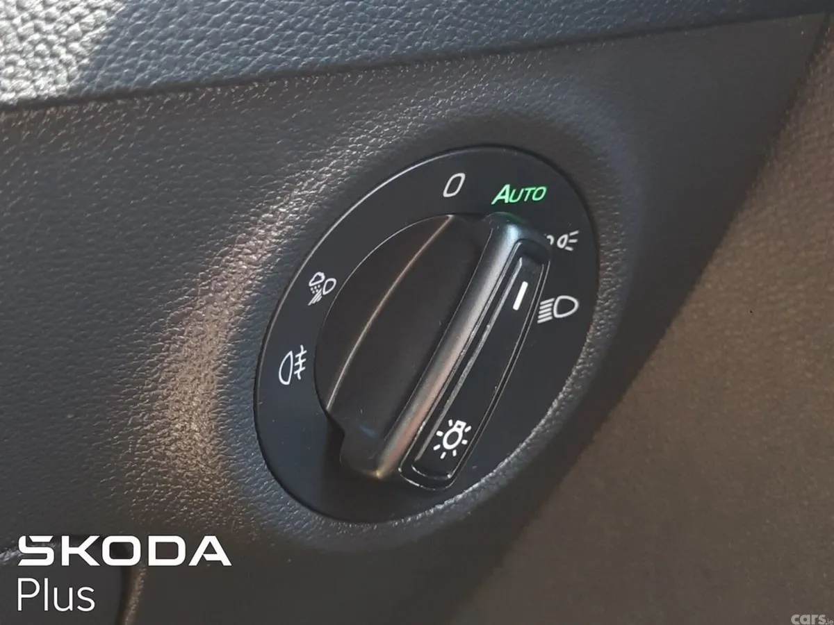 Skoda Karoq SUV, Diesel, 2025, Grey