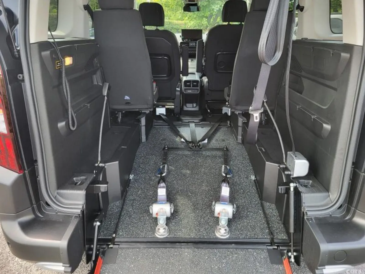 Peugeot Rifter MPV, Diesel, 2026, Black