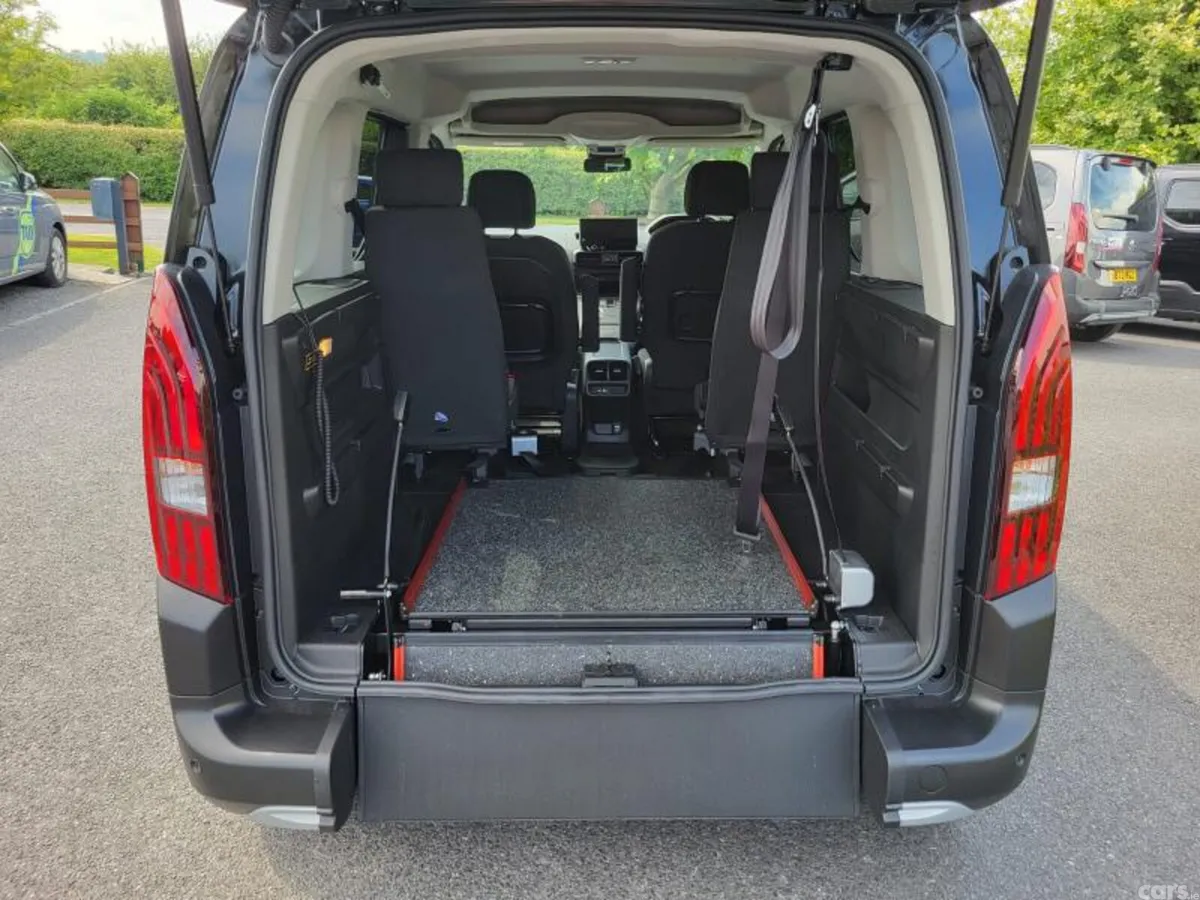 Peugeot Rifter MPV, Diesel, 2026, Black