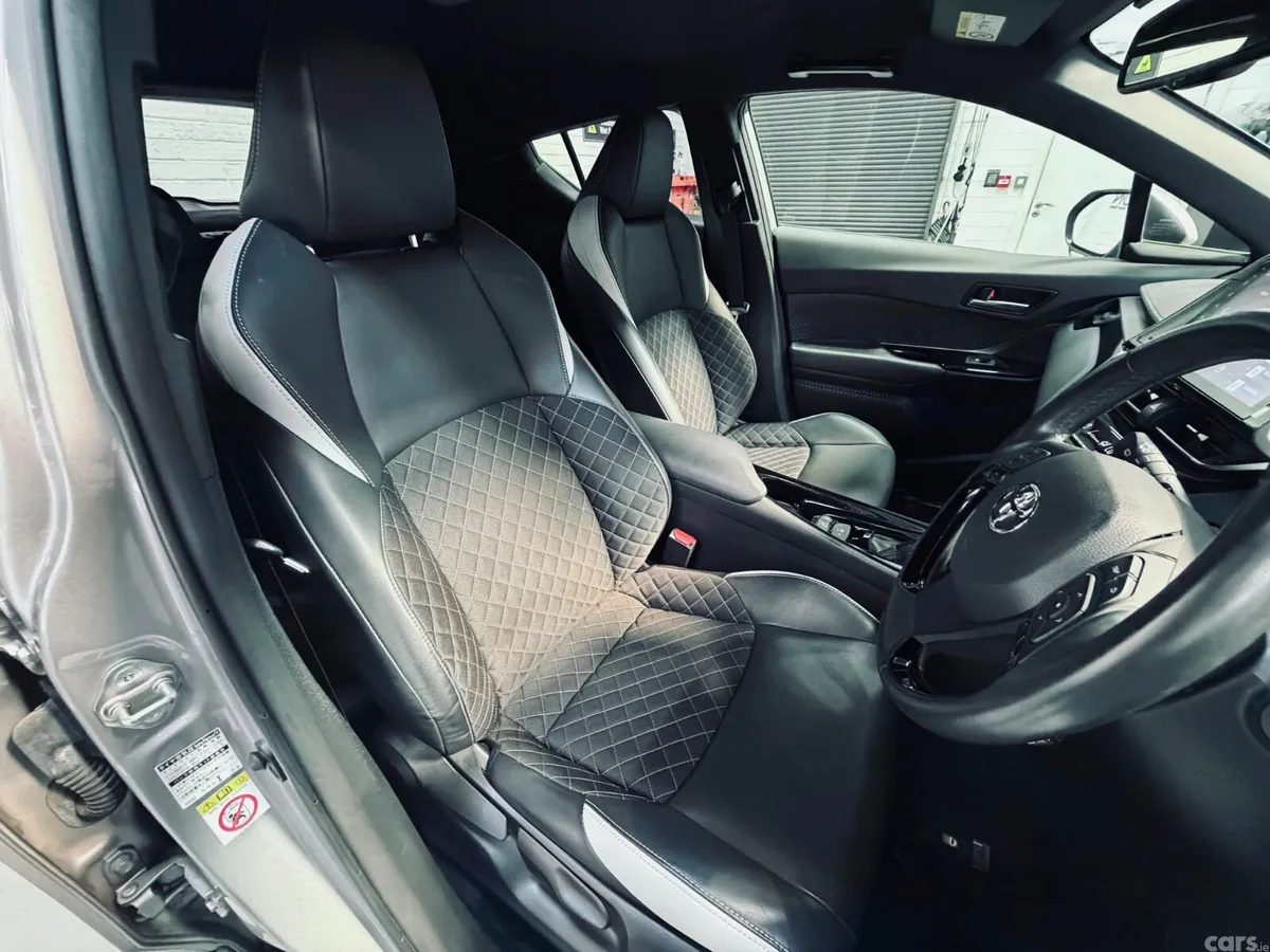Toyota C-HR SUV, Petrol Hybrid, 2019, Grey