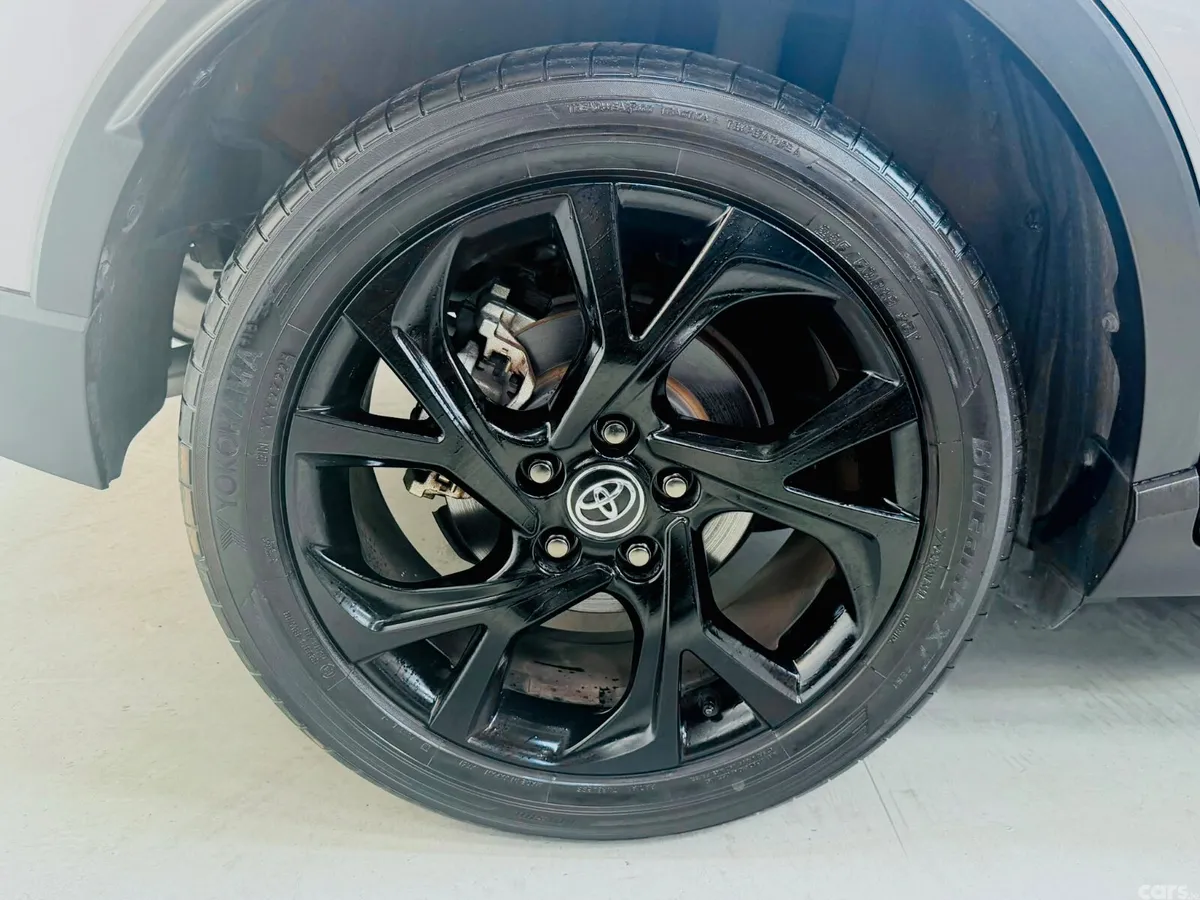 Toyota C-HR SUV, Petrol Hybrid, 2019, Grey