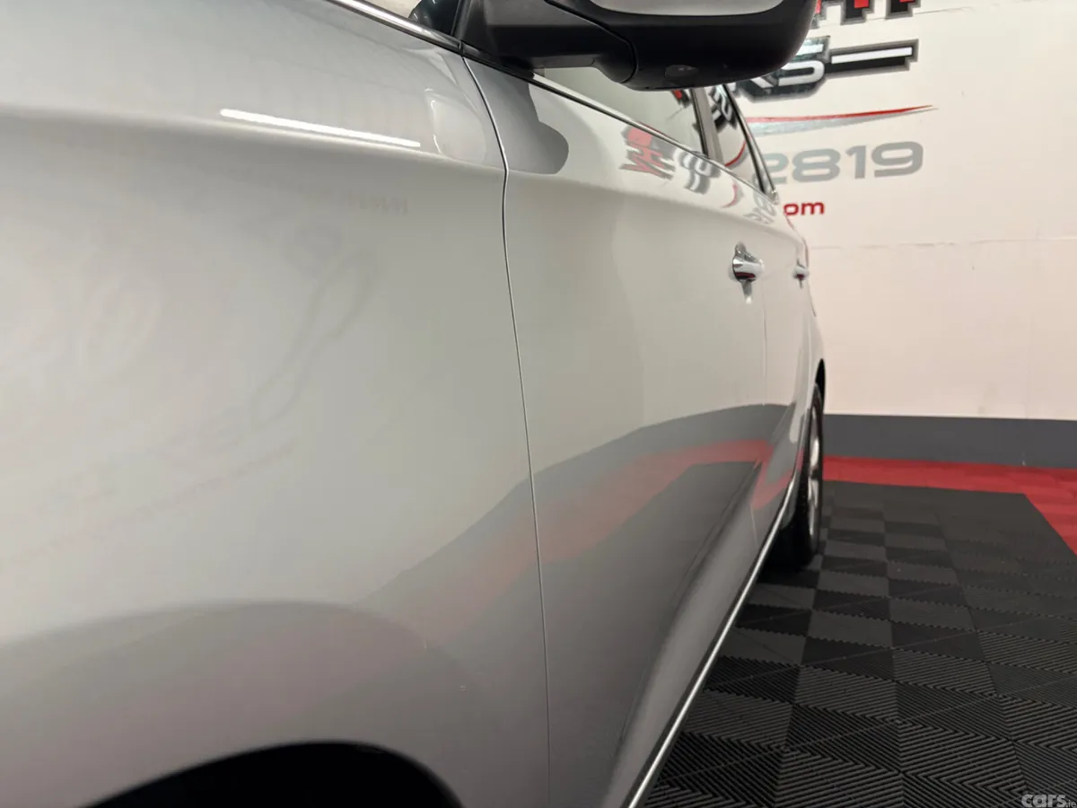 Kia Carens MPV, Diesel, 2015, Silver