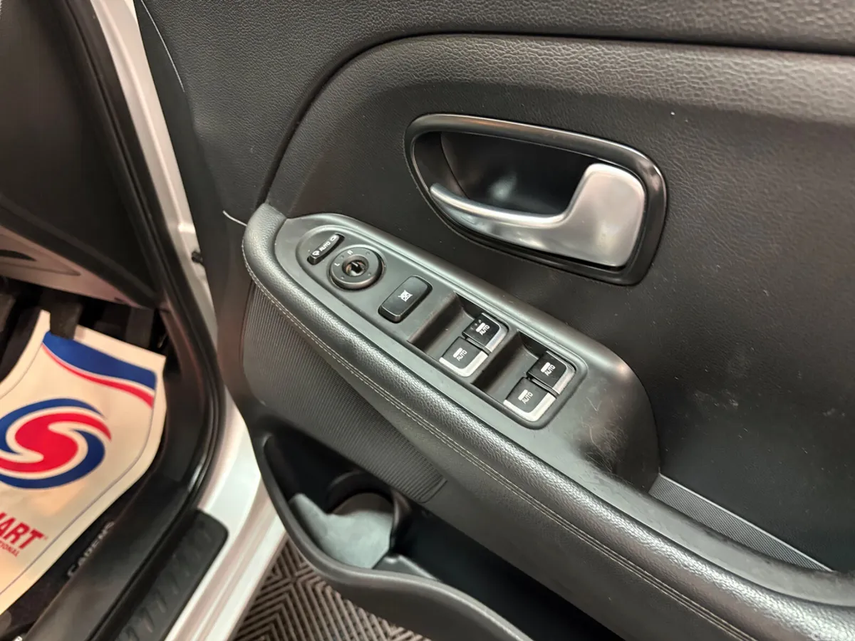 Kia Carens MPV, Diesel, 2015, Silver