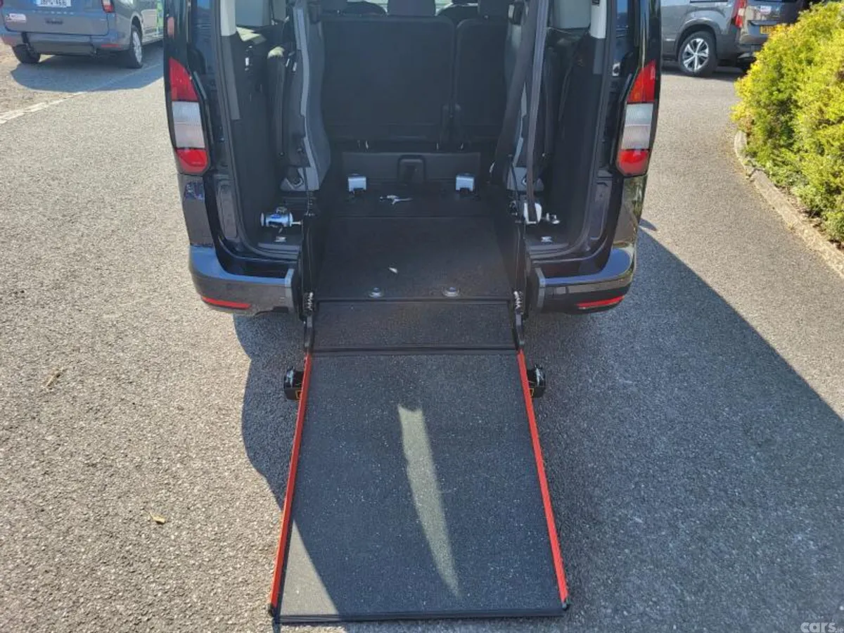 Ford Tourneo Connect MPV, Diesel, 2026, Blue