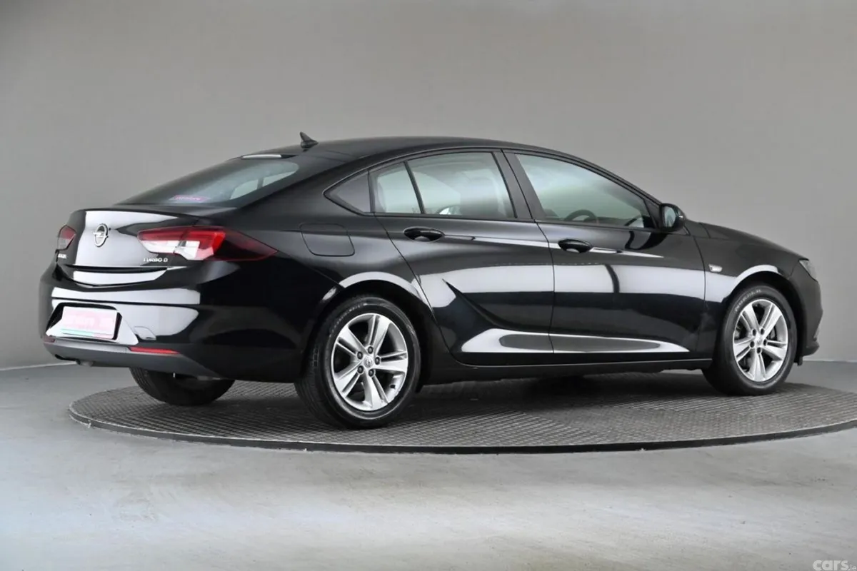 Opel Insignia Hatchback, Diesel, 2018, Black