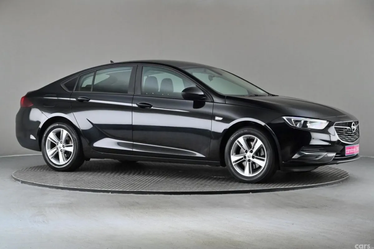 Opel Insignia Hatchback, Diesel, 2018, Black