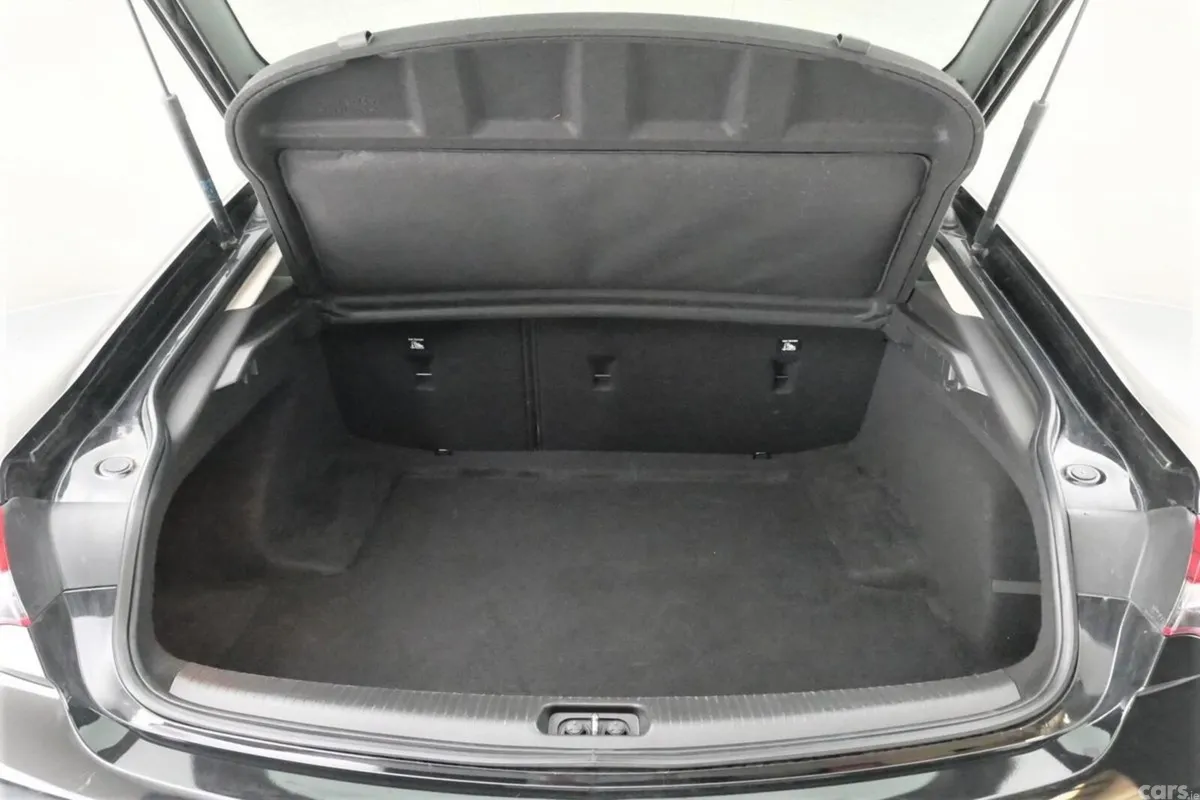 Opel Insignia Hatchback, Diesel, 2018, Black