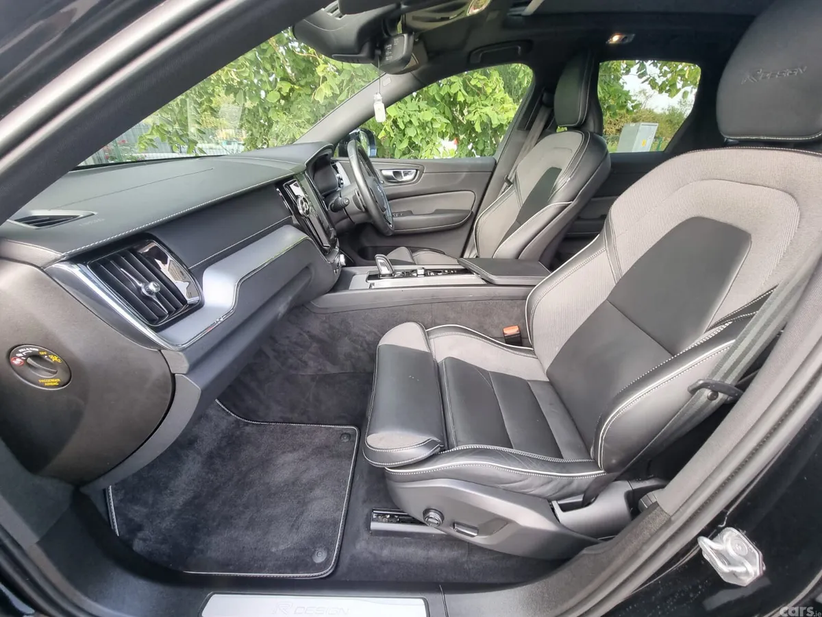 Volvo XC60 SUV, Petrol Plug-in Hybrid, 2020, Black