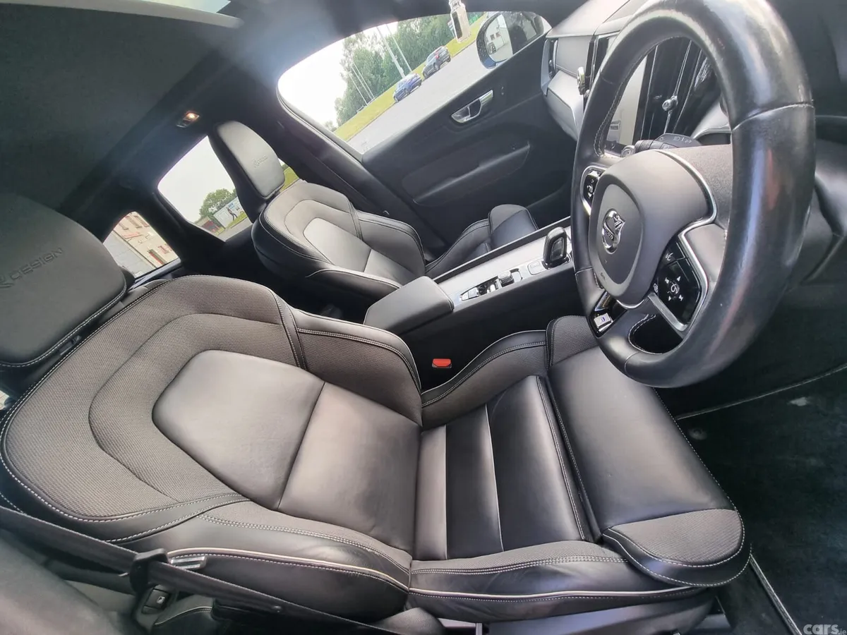 Volvo XC60 SUV, Petrol Plug-in Hybrid, 2020, Black
