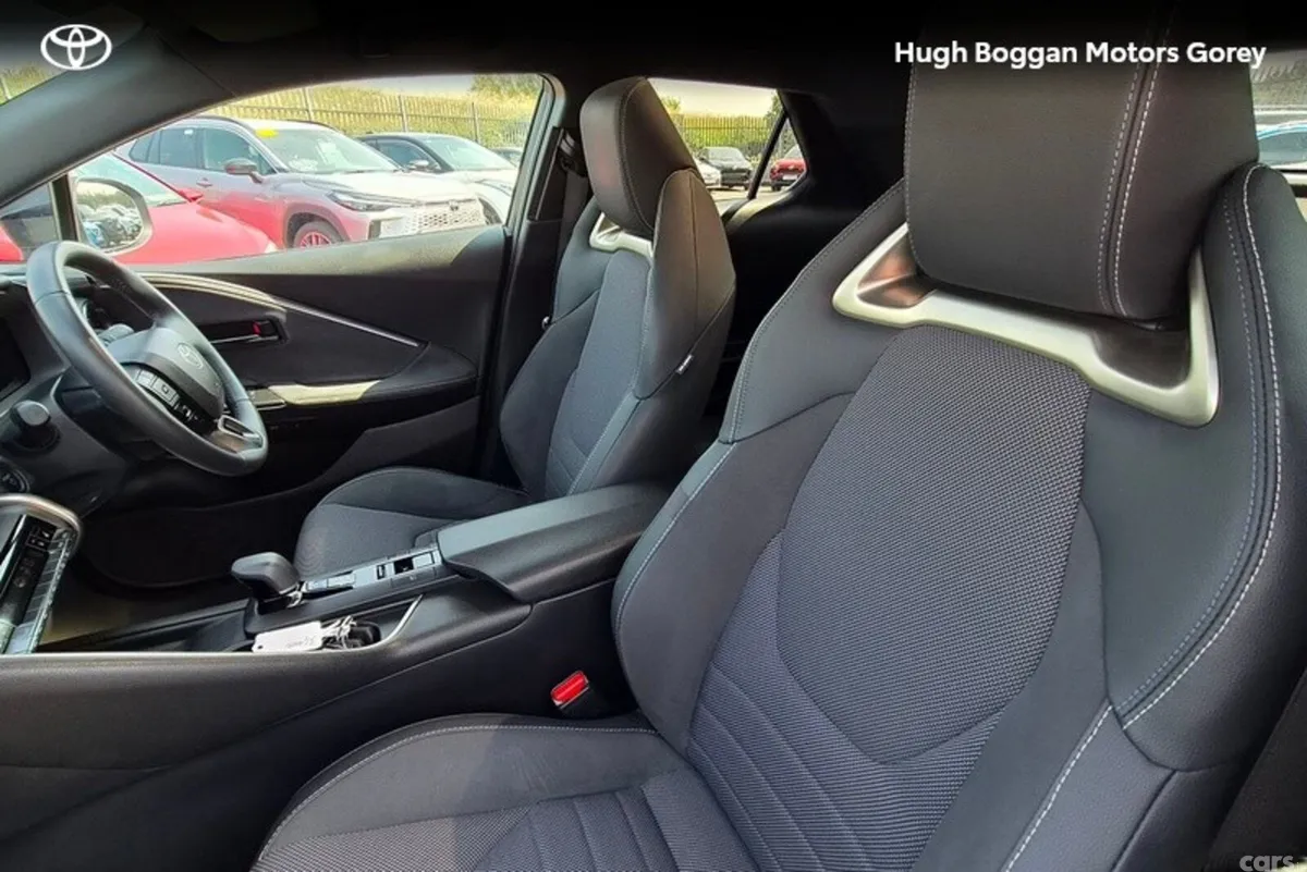 Toyota C-HR SUV, Petrol Hybrid, 2024, Grey
