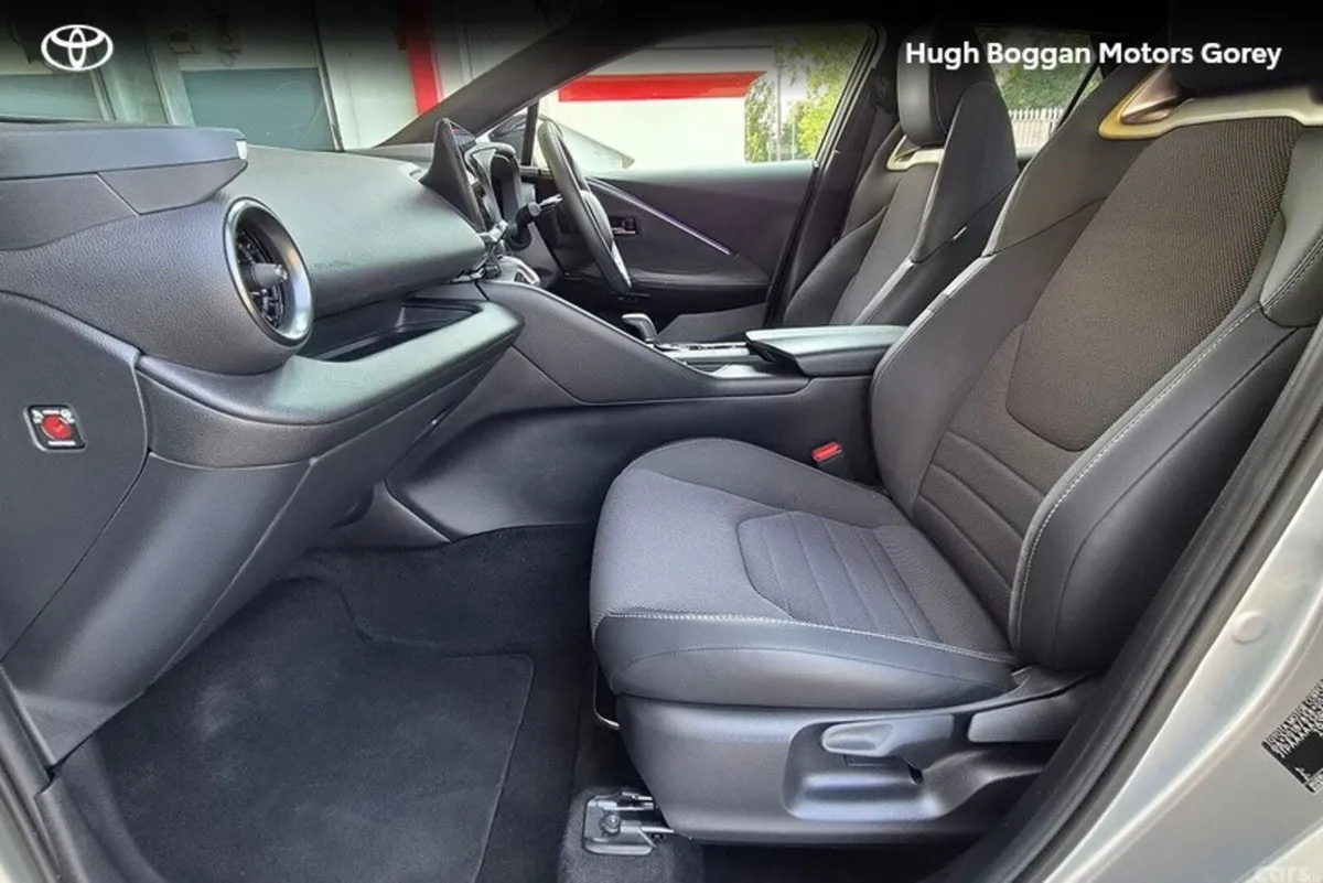 Toyota C-HR SUV, Petrol Hybrid, 2024, Grey