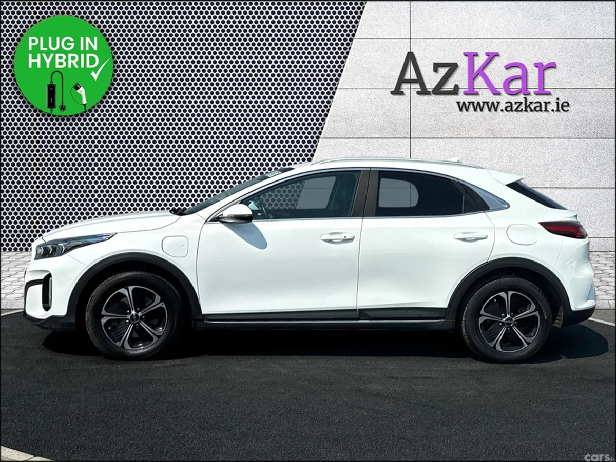 Kia XCeed Hatchback, Petrol Plug-in Hybrid, 2023, White