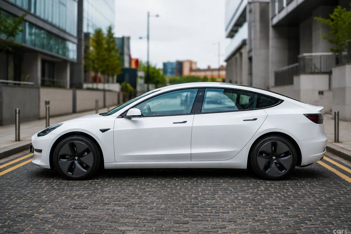 Tesla Model 3 Saloon, Electric, 2019, White