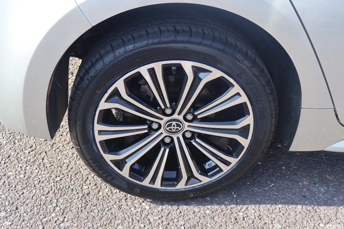 Toyota Corolla Hatchback, Petrol Hybrid, 2019, Grey