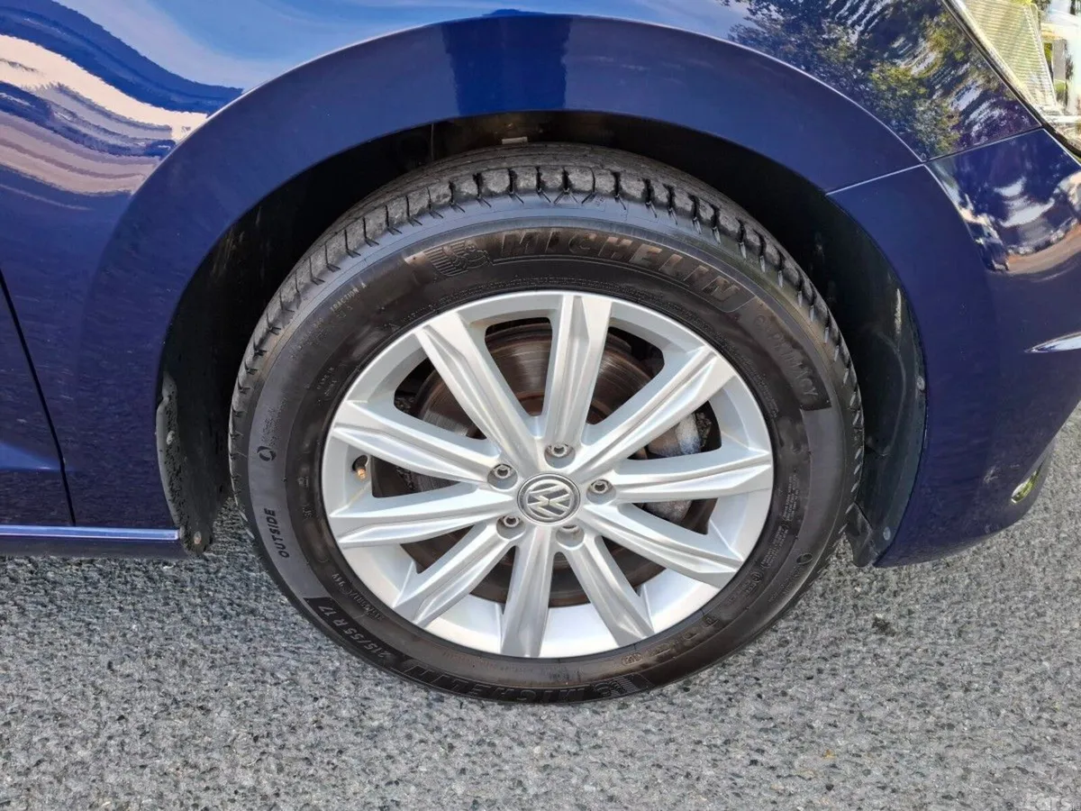 Volkswagen Touran MPV, Diesel, 2019, Blue