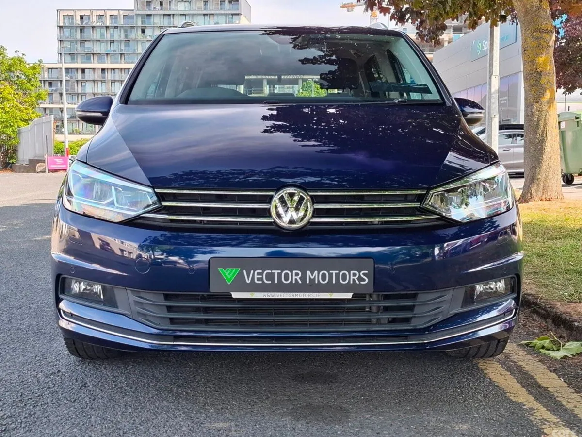 Volkswagen Touran MPV, Diesel, 2019, Blue
